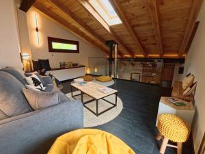 Posezení v ubytování Las Horneras de Cobeta Apartamento Florencia