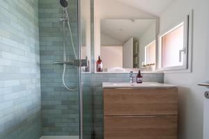 Phòng tắm tại L'Ostra - Maison sur l'eau proche Arcachon +10 ảnh