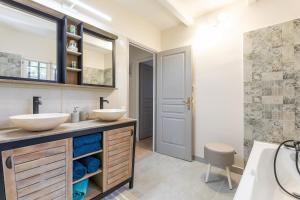 Ένα μπάνιο στο Domaine d'Orus - Piscine privée +7 φωτογραφίες