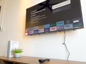 TV a/nebo společenská místnost v ubytování Edumetro @ Subang Jaya by Manhattan Group