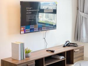 TV a/nebo společenská místnost v ubytování Edumetro @ Subang Jaya by Manhattan Group