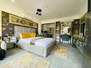 Letto o letti in una camera di 24 On Basil Boutique Luxury Hotel