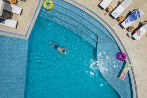 Bazén v ubytování Elisso Hotel nebo v jeho okolí
