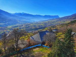 Photo de la galerie de l'établissement gîte roche Rousse, à Châteauroux-les-Alpes