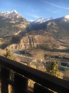 Photo de la galerie de l'établissement gîte roche Rousse, à Châteauroux-les-Alpes 28 autres photos