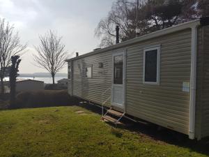 Příroda nedaleko prázdninového areálu + 7 fotografií