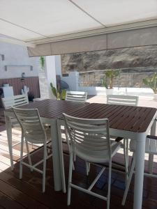 En balkon eller terrasse på Puerto Nova Atico