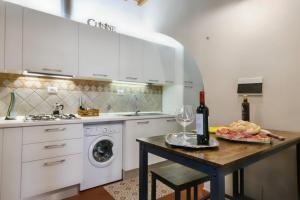 Kuchyň nebo kuchyňský kout v ubytování Castellare Loft appartamento in collina a Firenze