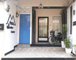 Jízda na kole v ubytování Malacca Jonkerhouse nebo okolí