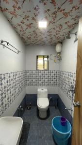 Koupelna v ubytování Avni Greens