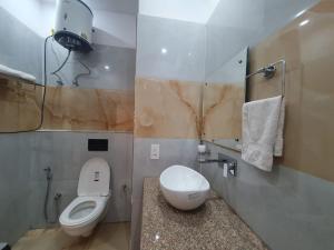 Akash Hotel Managed By JK Hotels & Resorts的一间浴室