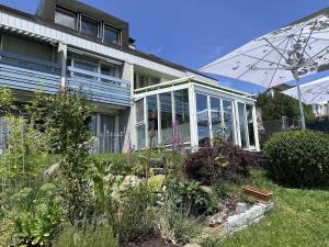 Hotel Säntis Teufen外面的花园