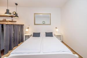 Postel nebo postele na pokoji v ubytování Villa Haya with heated pool
