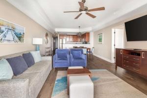 Hilton Grand Vacations Club Anderson Ocean Myrtle Beach的电视和/或娱乐中心