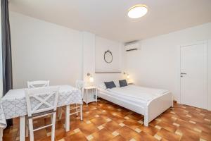 Postel nebo postele na pokoji v ubytování Villa Haya with heated pool
