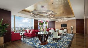 Uma área de estar em Shangri-La Chengdu