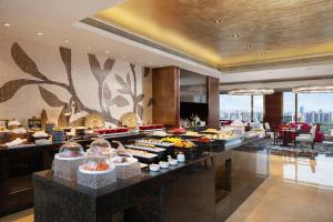 Comida no hotel ou em algum lugar perto