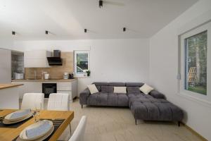 Kuchyň nebo kuchyňský kout v ubytování Villa Green Silence by IstriaLux