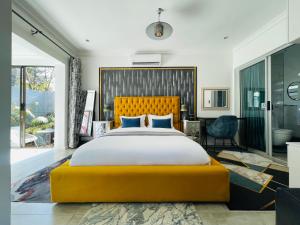Letto o letti in una camera di 24 On Basil Boutique Luxury Hotel