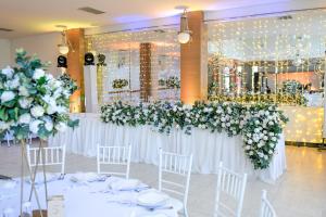 مطعم أو مكان آخر لتناول الطعام في Hotel Fontana