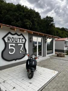 Fotografie z fotogalerie ubytování Route 57 Sichevița v destinaci Sicheviţa