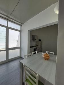 A kitchen or kitchenette at Casa Paola