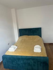 Postel nebo postele na pokoji v ubytování Cozy room in Whittlesey