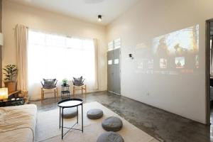O zonă de relaxare la InWood - Pet allow Ipoh homestay & BBQ
