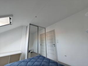 Postel nebo postele na pokoji v ubytování Miki Private Room