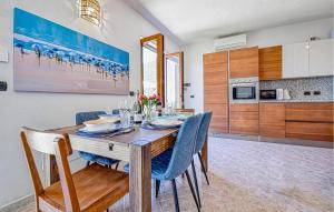Η κουζίνα ή μικρή κουζίνα στο Nice Home In Recco With House Sea View