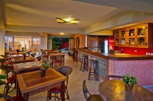 O lounge ou bar de Juquehy La Plage Hotel