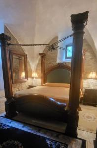 Postel nebo postele na pokoji v ubytování Burg Hermannstein - Kings Room