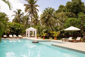 Bazén v ubytování Silva Heritage Resort Goa nebo v jeho okolí