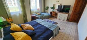 Un televizor și/sau centru de divertisment la Apartmanica Double room apartment with balcony 101-30 St Ivan Rilski SPA Resort Bansko
