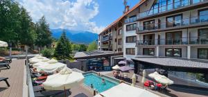 O vedere generală la munți sau o vedere la munte luată de la acest apartament