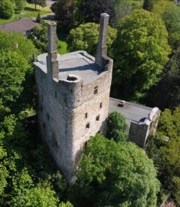 Fotografie z fotogalerie ubytování Burg Hermannstein - Kings Room v destinaci Wetzlar
