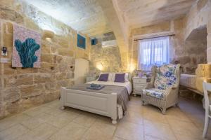 Posezení v ubytování Room 1 - Family room x 3 by Solea + 25 fotografií