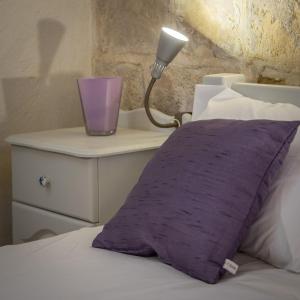 Rúm í herbergi á Room 1 - Family room x 3 by Solea