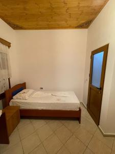 Postel nebo postele na pokoji v ubytování Guesthouse Klajd