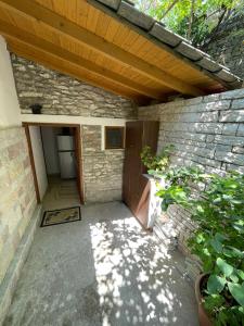 Fotografie z fotogalerie ubytování Guesthouse Klajd v destinaci Gjirokastër