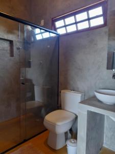 Bilik mandi di Casa Bella Corumbau