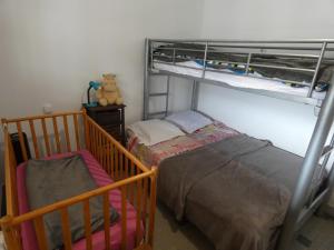 Posteľ alebo postele v izbe v ubytovaní Maison à 700m de la plage, 4 chambres, WIFI, animaux acceptés - Notre-Dame-de-Monts - FR-1-540-175