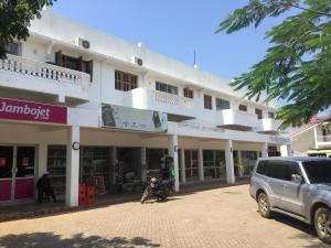 Muka bangunan atau pintu masuk Galawa Beach Apartments