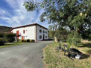 Το κτήριο όπου στεγάζεται  η παραθεριστική κατοικία