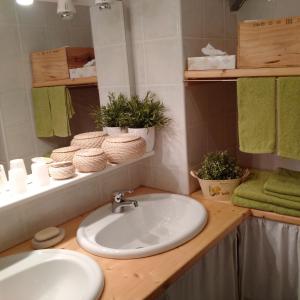 Bilik mandi di La Chambre d'Hote de Mano - Centre-ville de Bayonne +12 gambar
