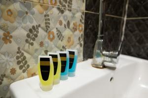 A bathroom at Horus Guest House Pyramids View