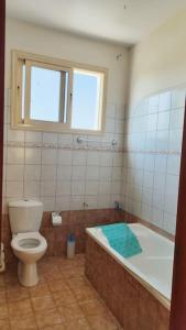 Imagen de la galería de Villa between lake and sea, en Oroklini