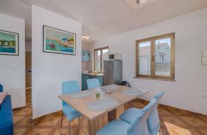 Ruang duduk di Apartment in Soline - Insel Krk 38221