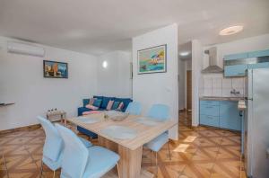 Dapur atau dapur kecil di Apartment in Soline - Insel Krk 38221 +22 gambar