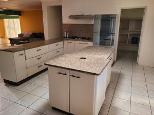 Dapur atau dapur kecil di eSangweni Meerensee